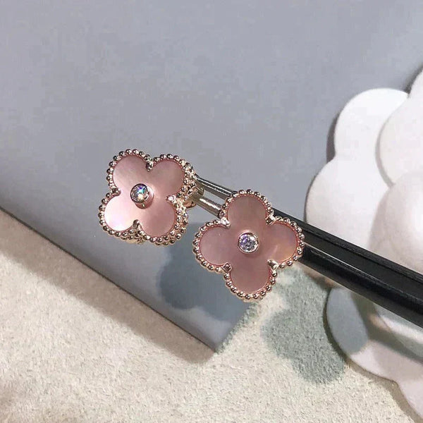 ˇGilded EraˇCLOVER MEDIUM 1 MOTIFS  PINK MOP DIAMOND EARRINGS