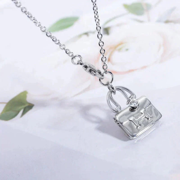 ˇGilded EraˇAMULETTE PEDANT SILVER NECKLACE