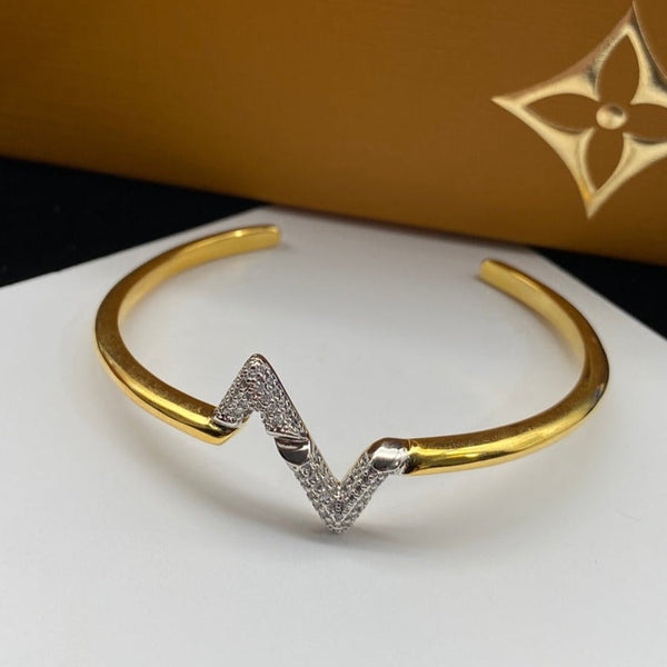 ˇGilded EraˇVOLTE UPSITE DOWN DIAMOND GOLD OPEN BRACELET