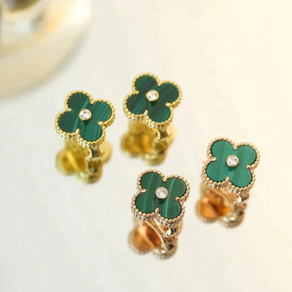 ˇGilded EraˇCLOVER MEDIUM 1 MOTIFS MALACHITE DIAMOND EARRINGS