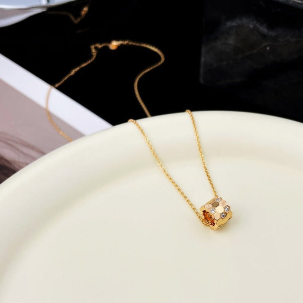 ˇGilded EraˇBEE MINI PEDANT DIAMOND NECKLACE