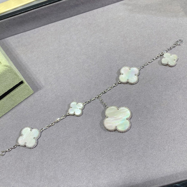 ˇGilded EraˇCLOVER 5 MOTIF WHITE MOP  BRACELET