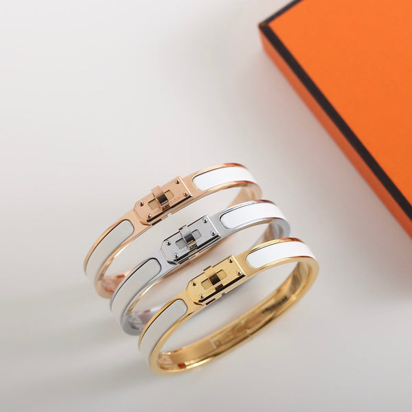 ˇGilded EraˇHM KELLY WHITE BRACELET