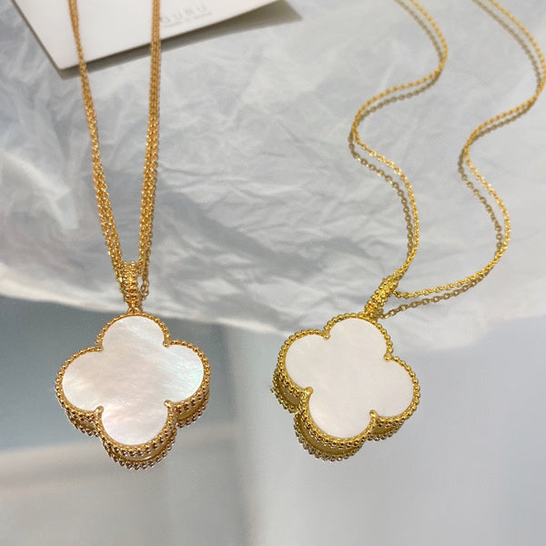 ˇGilded EraˇCLOVER 25MM MOP LARGE PENDANT NECKLACE