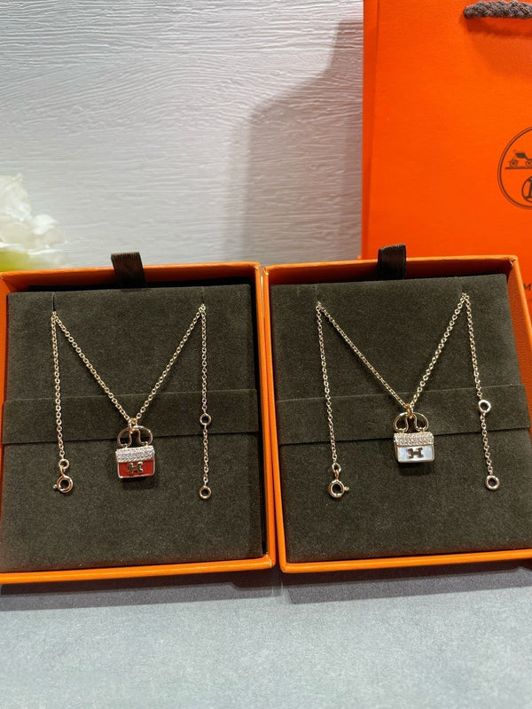 ˇGilded EraˇH CIRCE MOISSANITE PENDANT NECKLACE GOLD