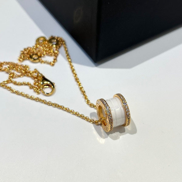 ˇGilded EraˇZERO 1 WHITE CERAMIC DIAMOND ROSE GOLD NECKLACE